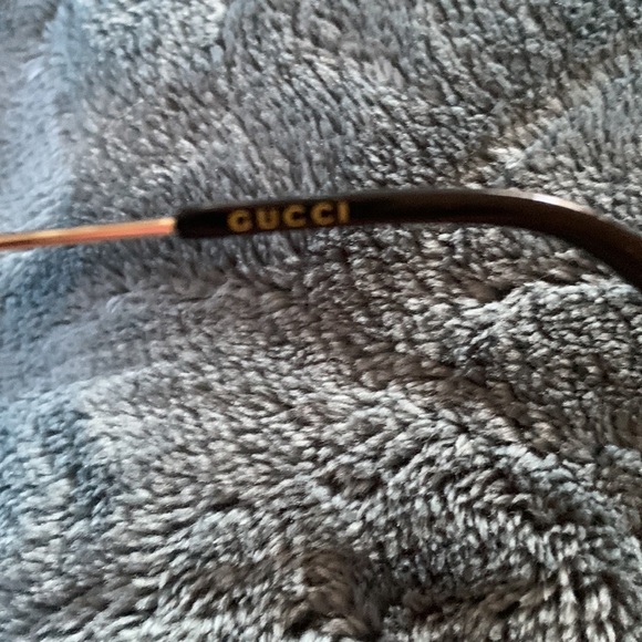Gucci sunglasses in great shape - Picture 8 of 9